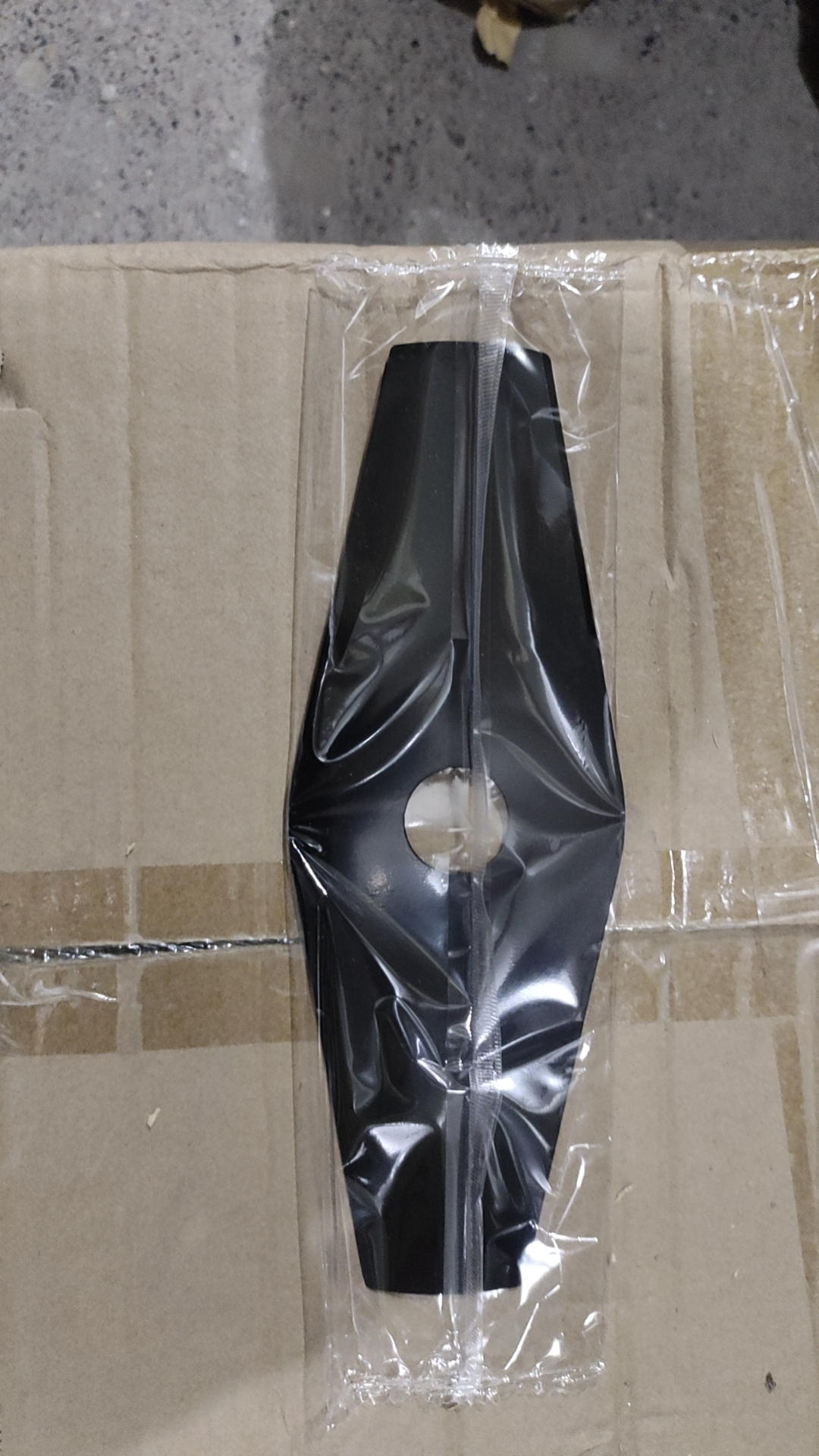 OSUKA OSA-STMB-9 ใบมีดตัดหญ้า ทรงมะละกอ 9 นิ้ว