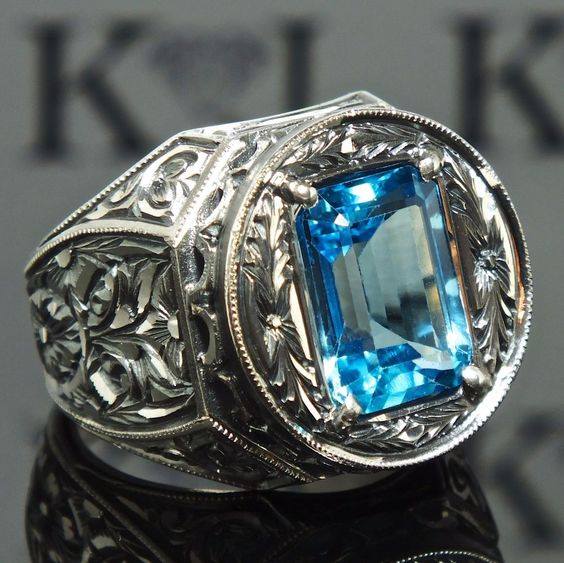 รับทำแหวนรุ่น - รับออกแบบแหวนรุ่น - แหวนรุ่น เป็นแหวนที่ถูกผลิตขึ้นจาก ร้านทำแหวนรุ่น ซึ่งแหวนรุ่นเป็นความทรงจำดี ๆ ในวัยเรียนจากสถาบันที่คุณจบการศึกษาและรุ่นที่คุณภาคภูมิใจในชีวิตของการเป็นนักเรียน นักศึกษา