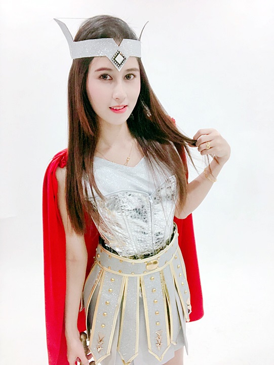 ชุดนักรบโรมันหญิงสีเงิน