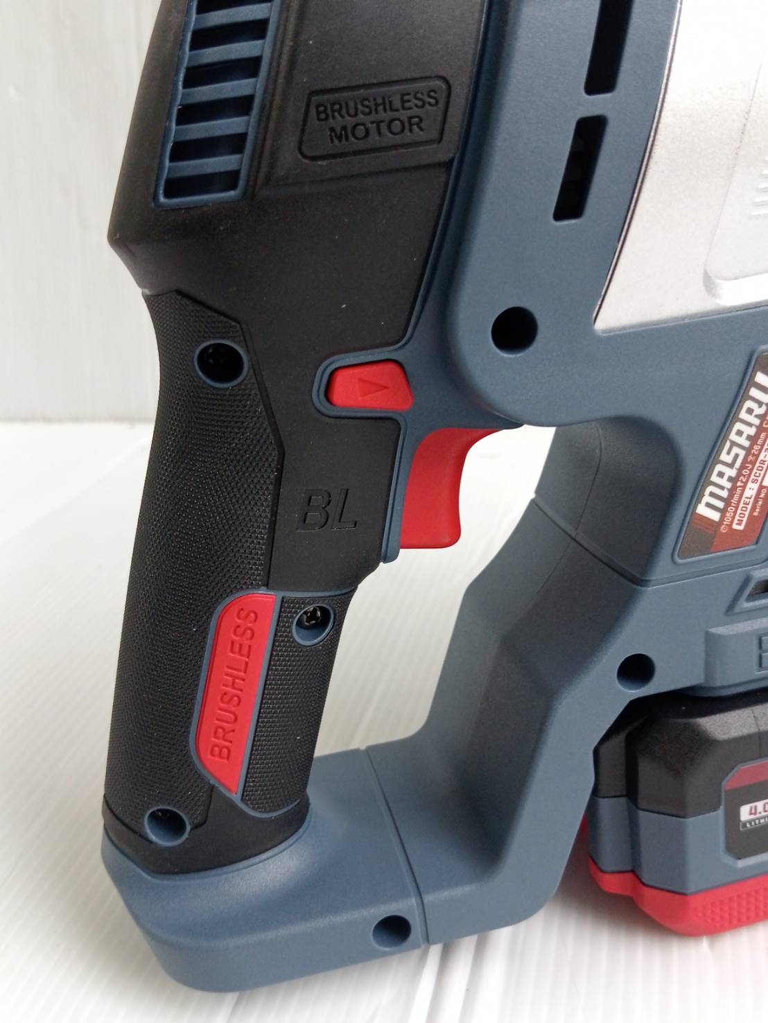 MASARU สว่านโรตารี่ไร้สาย รุ่น SCDR-205-B1 มอเตอร์ Brushless เจาะปูน สกัดคอนกรีต แถมดอกเจาะ ดอกสกัด