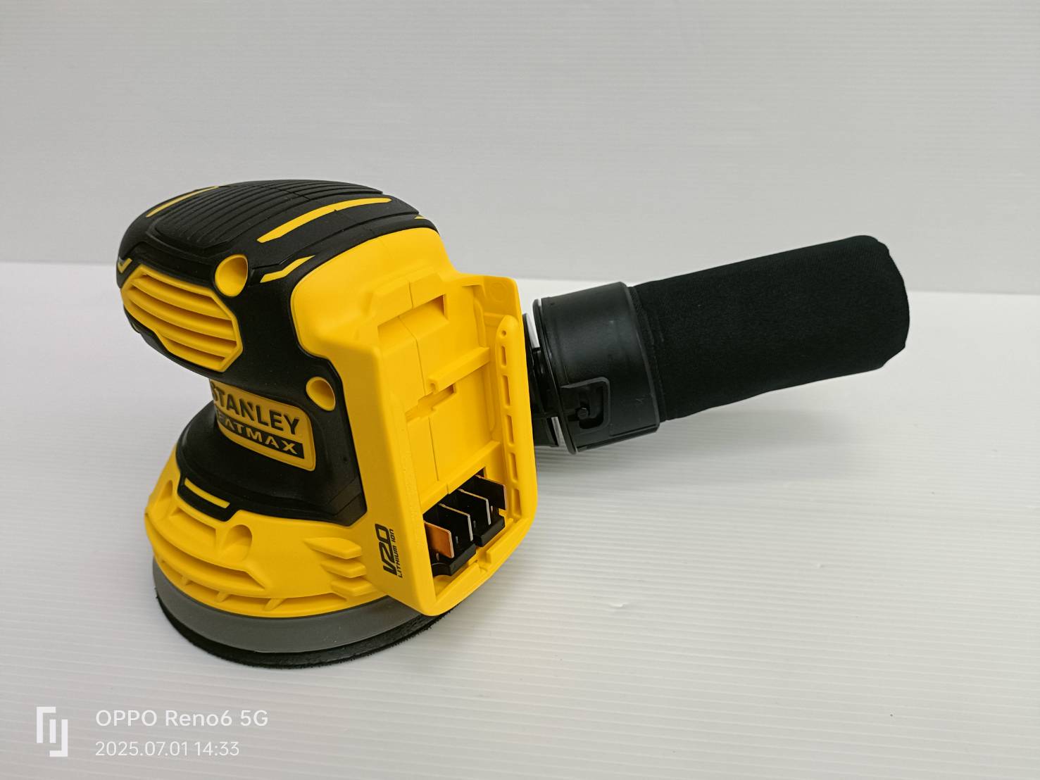 STANLEY รุ่น SCS220-B1 เครื่องขัดกระดาษทรายกลม 125มม ไร้สาย 20V เฉพาะตัวเครื่อง