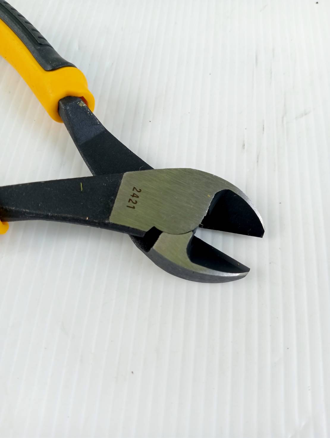 DEWALT รุ่น DWHT82796-0 คีมตัด DEWALT ขนาด 160 มม.