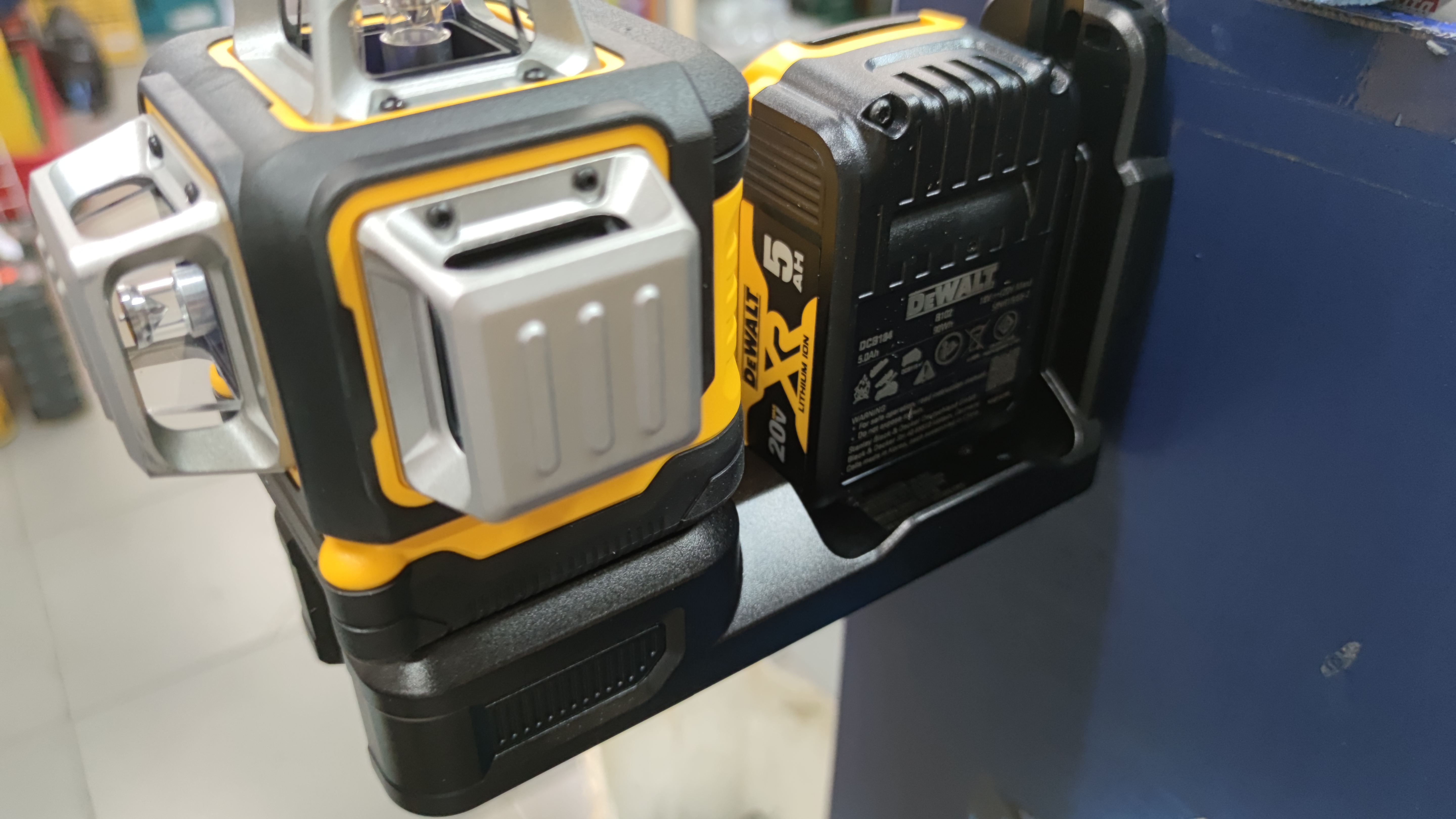 เลเซอร์ระดับ12เส้น แสงเขียว DCE089NG18 DEWALT