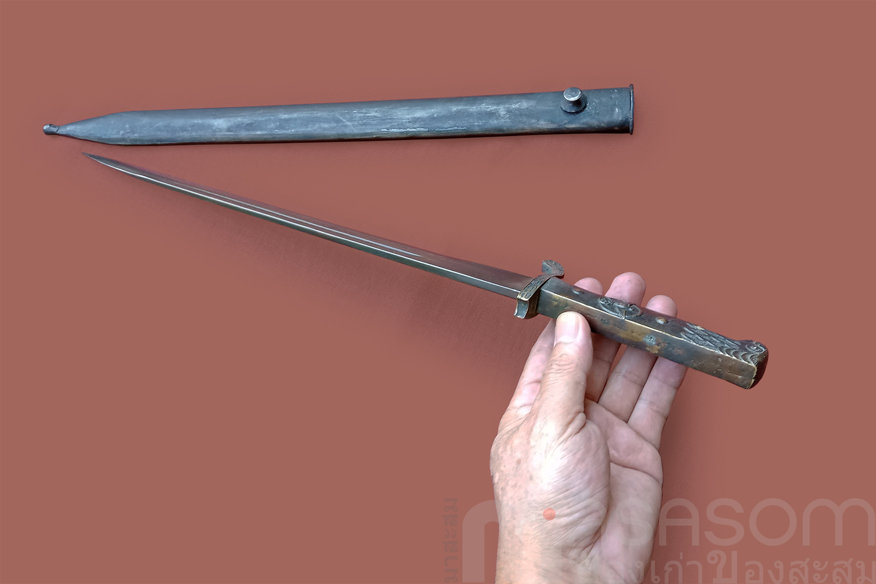 มีดดาบสั้นด้ามหัวนกอินทรี