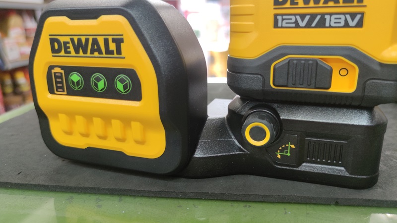 เลเซอร์ระดับ12เส้น แสงเขียว DCE089NG18 DEWALT