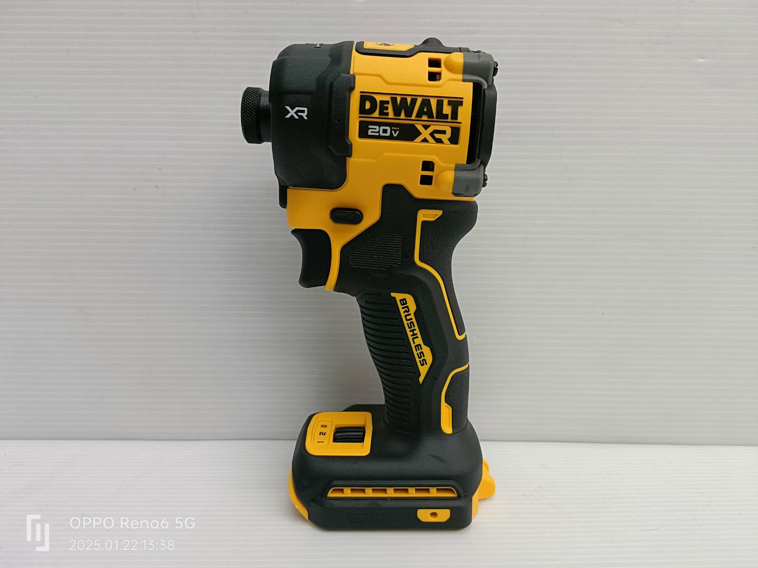 DEWALT ไขควงกระแทกไร้สาย 20V DCF870S1T-B1