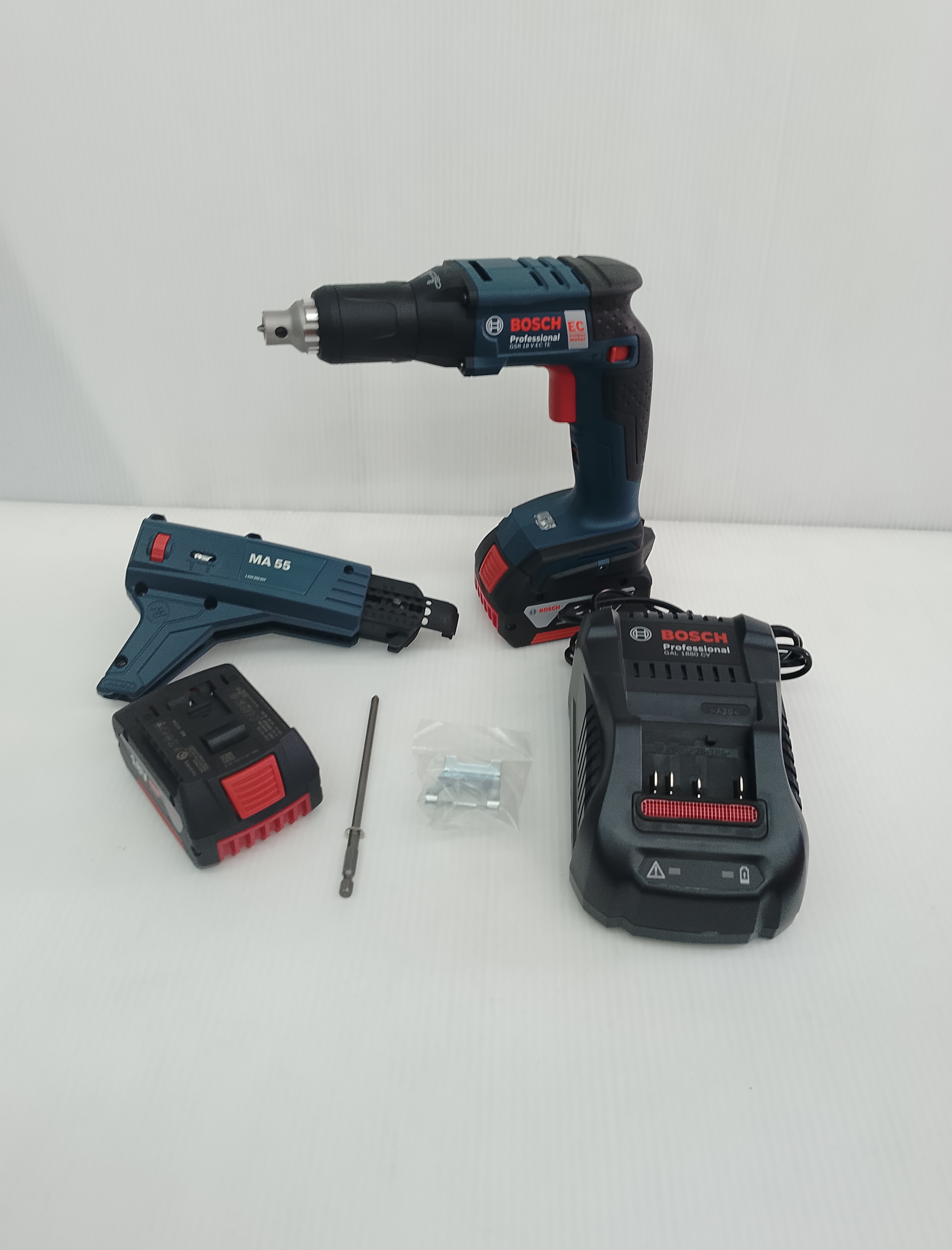 สว่านขันสกรูออโต้ไร้สาย พร้อมเเมกกาซีน GSR18V-EC TE+MA55 BOSCH