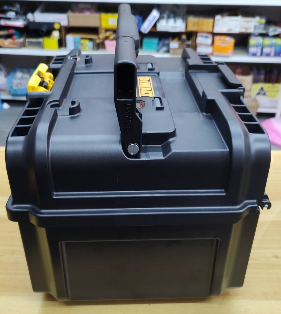 DEWALT รุ่น DWST83471-QW ชุดกล่องเก็บและชาร์ตแบตเตอรี่ TOUGHSYSTEM 2.0