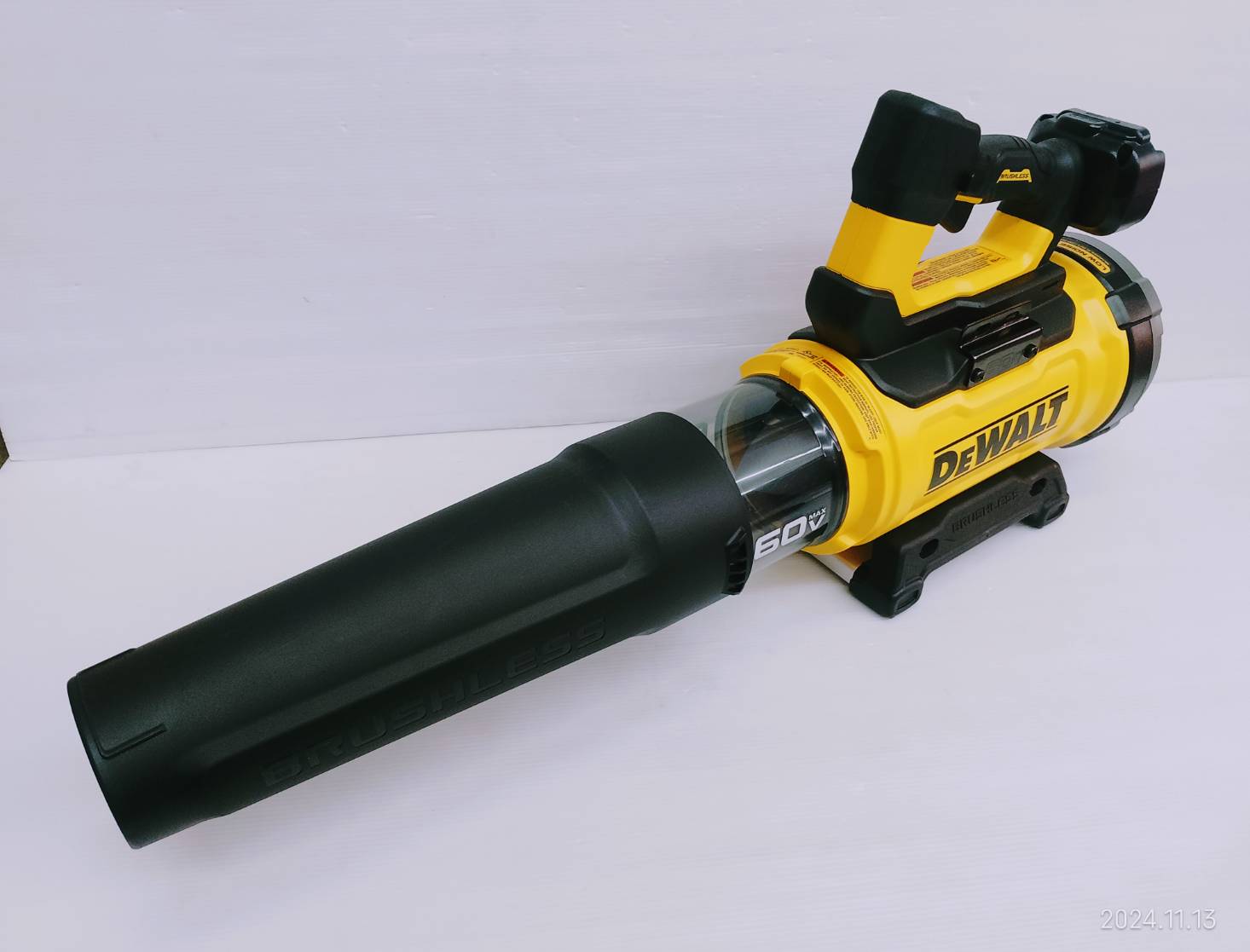 DEWALT เครื่องเป่าใบไม้ไร้สาย 60V DCBL777B (เฉพาะตัวเครื่อง)