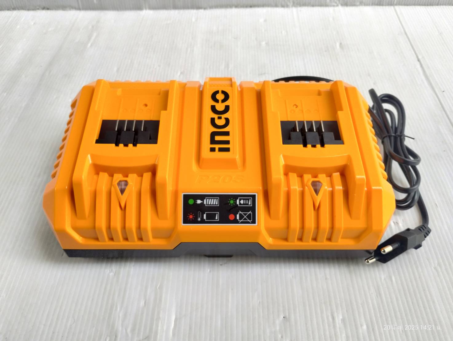 INGCO แท่นชาร์จแบตเตอรี่ 2 พอร์ต 20V/8A รุ่น FCLI2082