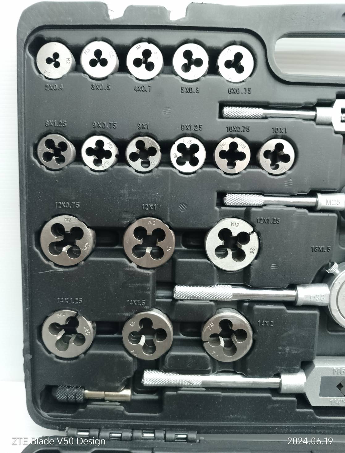 ชุดต๊าปเกลียว110ชิ้น KN-110A KONY (มิล)