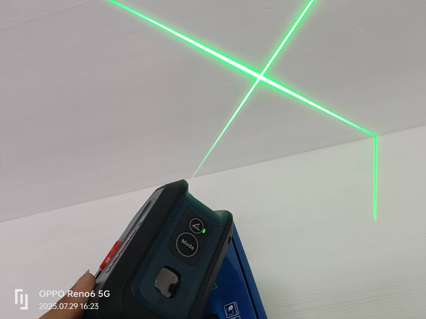 เลเซอร์กำหนดจุดและเส้นระดับ3.6V GCL15-12XG BOSCH 0601066TK0