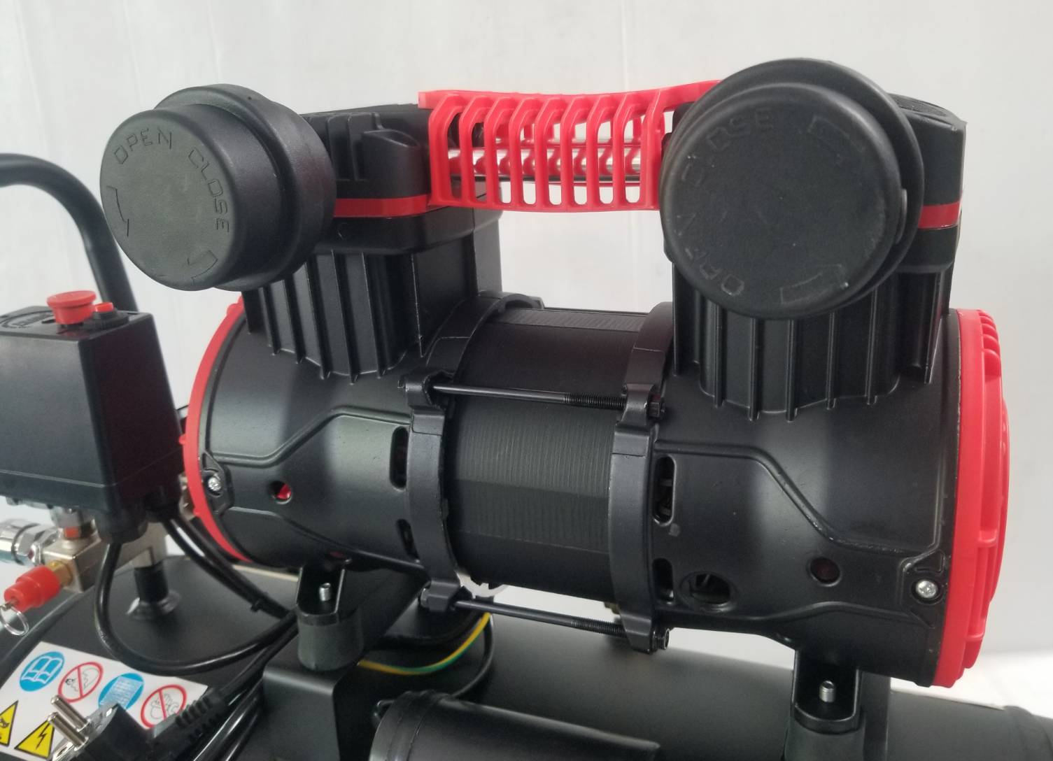 ปั๊มลมออยฟรี50ลิตร 1600W OS-50L EUROX Black Edition