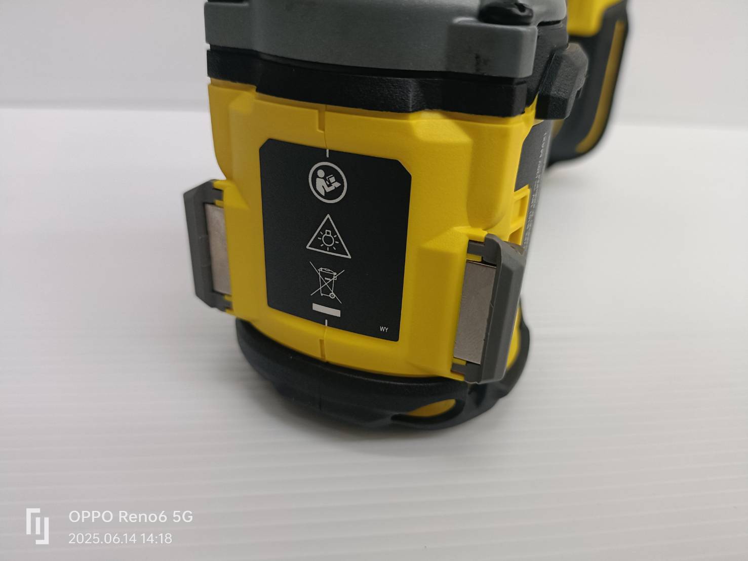 STANLEY ไขควงกระแทกไร้สายไร้แปรงถ่านV20 SBI830D1K-B1