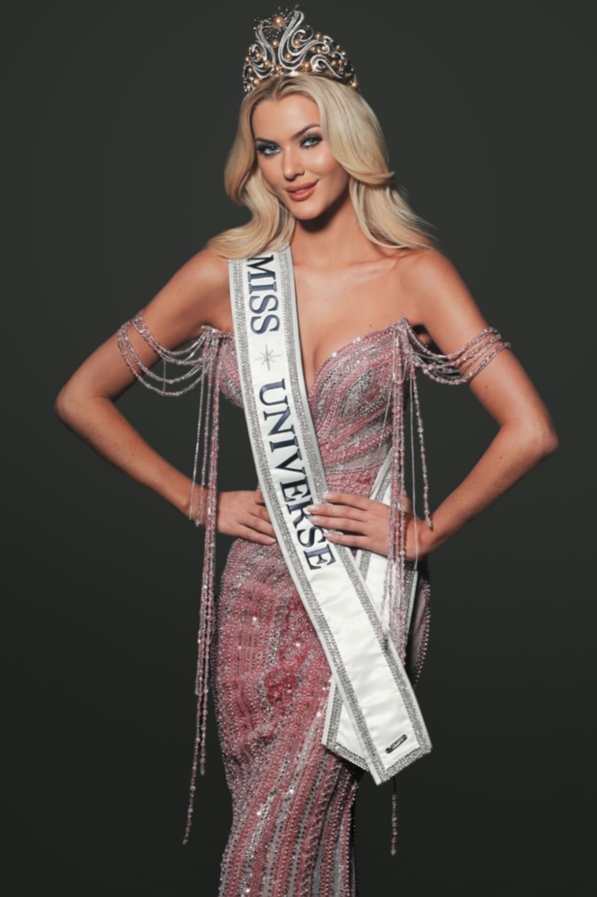 มงกุฏ Miss Universe 2024 งานโลหะฐานกลมปรับขนาดได้ พร้อมส่งจาก จ.อุบลราชธานี ไม่ต้องรอจีน