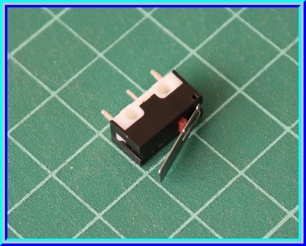 1x ไมโครลิมิตสวิตซ์ 1A 125VAC NO/NC 1P2T( Micro Limit Switch)