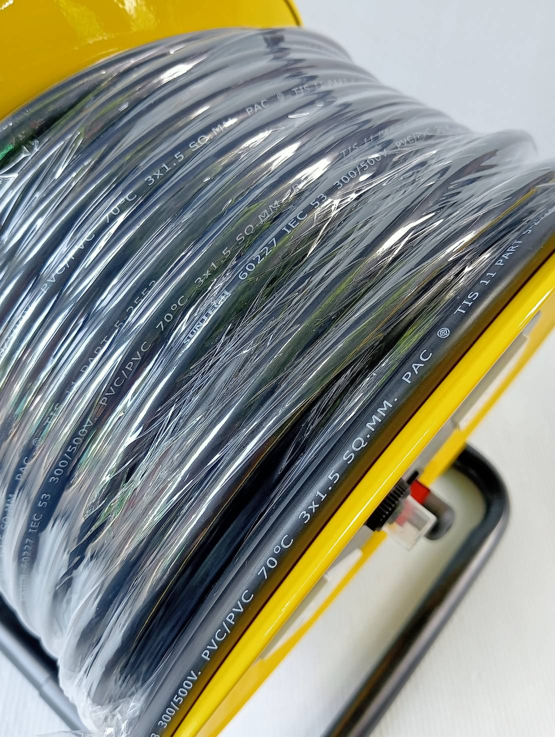 SUNTECH ล้อเก็บสายไฟ มอก. รุ่น BD1530 16A ขนาดสายไฟ 1.5 sq.mm ยาว 30 เมตร