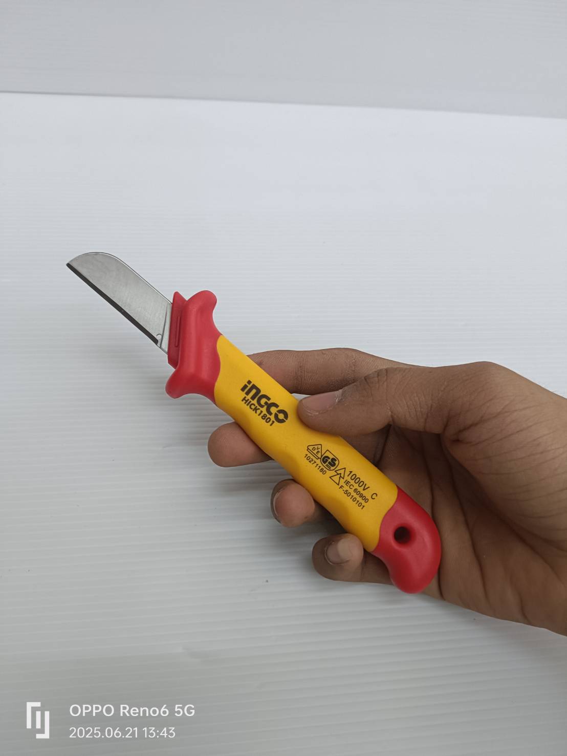 ชุดเครื่องมือช่าง 16 ตัวชุด หุ้มฉนวน กันไฟฟ้า 1000 โวลท์ (พร้อมกระเป๋า) HKITH1601 INGCO