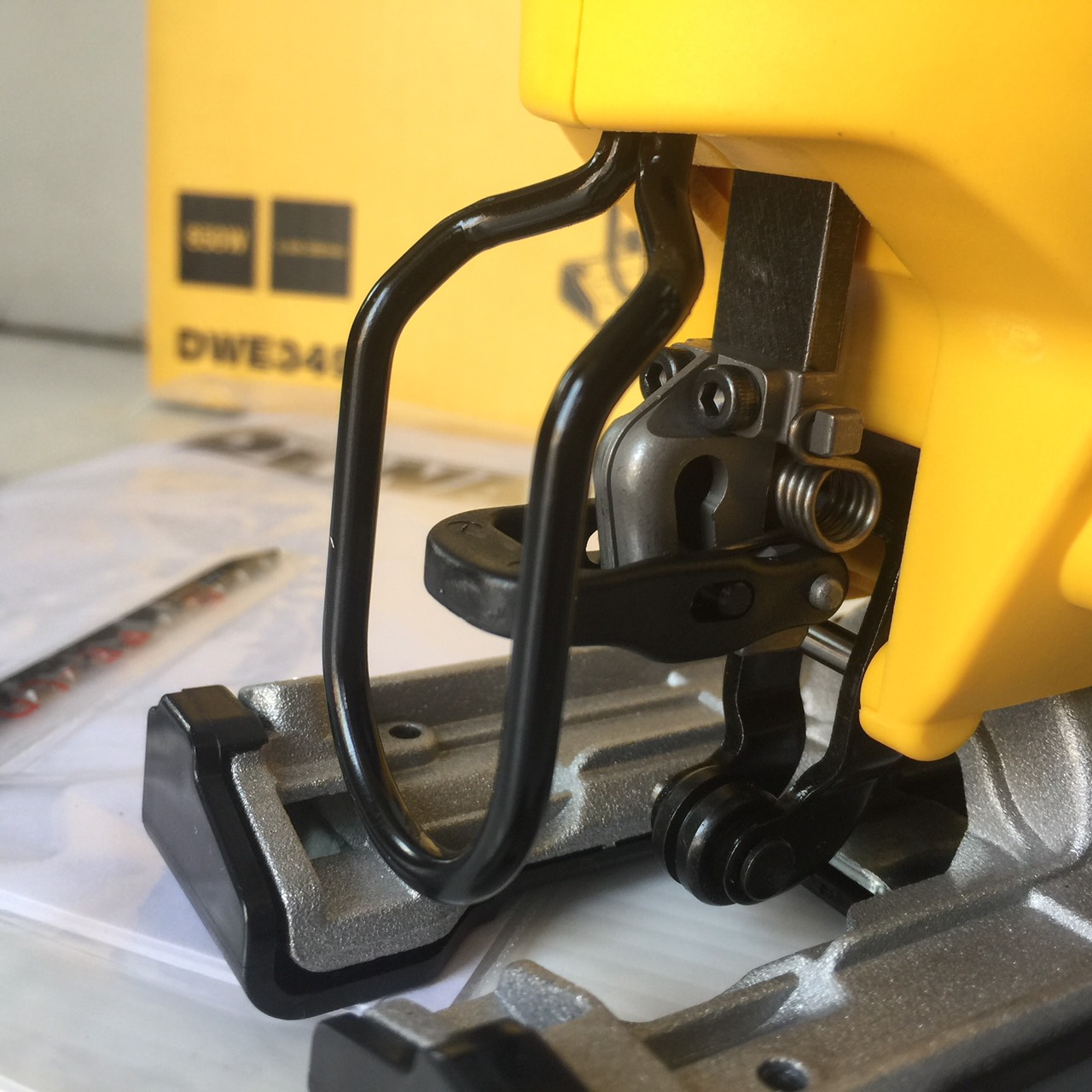 จิกซอ DWE349 DEWALT