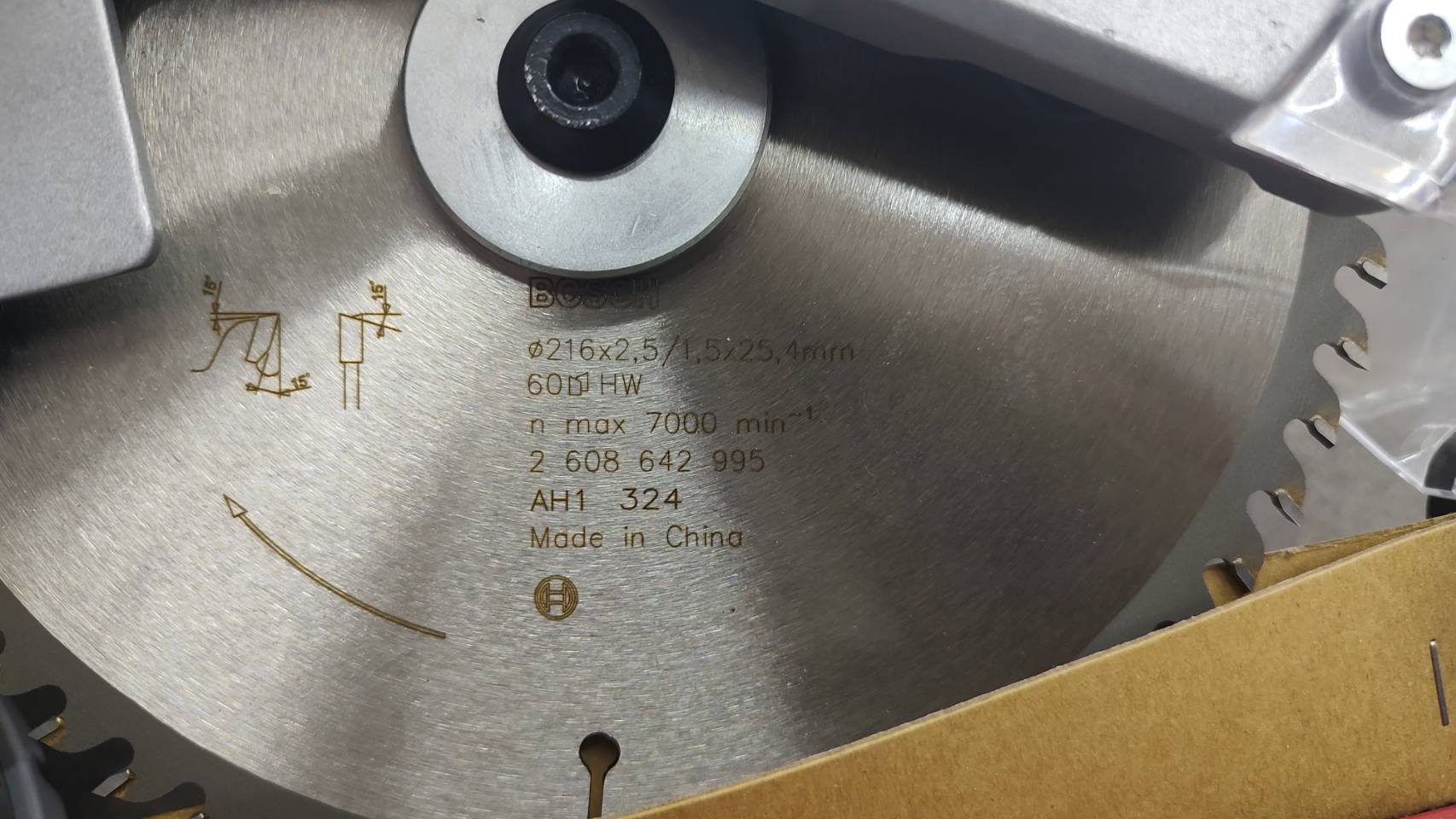 แท่นตัดองศาไร้สาย8" GCM18V-216D BOSCH SOLO