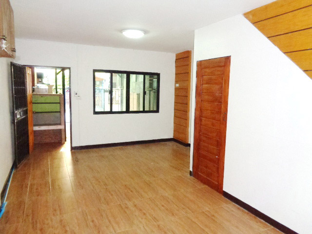 🚩H1224 ขาย/ให้เช่า ทาวน์เฮ้าส์ 16 ตารางวา หมู่บ้านเสนาวิลล่า2 ซอยคู้บอน 27 แยก52 ต่อเติมระเบียงหน้านและหลังบ้านแล้ว