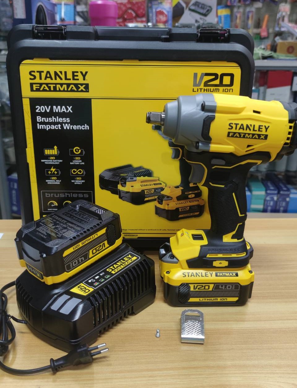 บล็อกกระแทกไร้สาย20V SBW920M2K STANLEY