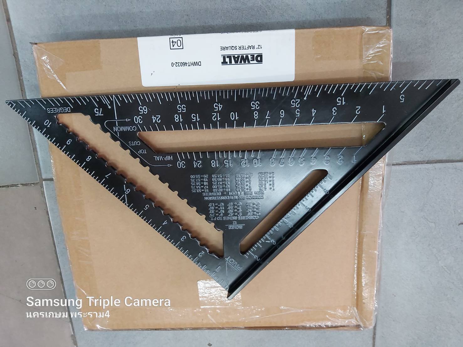 ฉากวัดสามเหลี่ยม12" DWHT46032-0 DEWALT