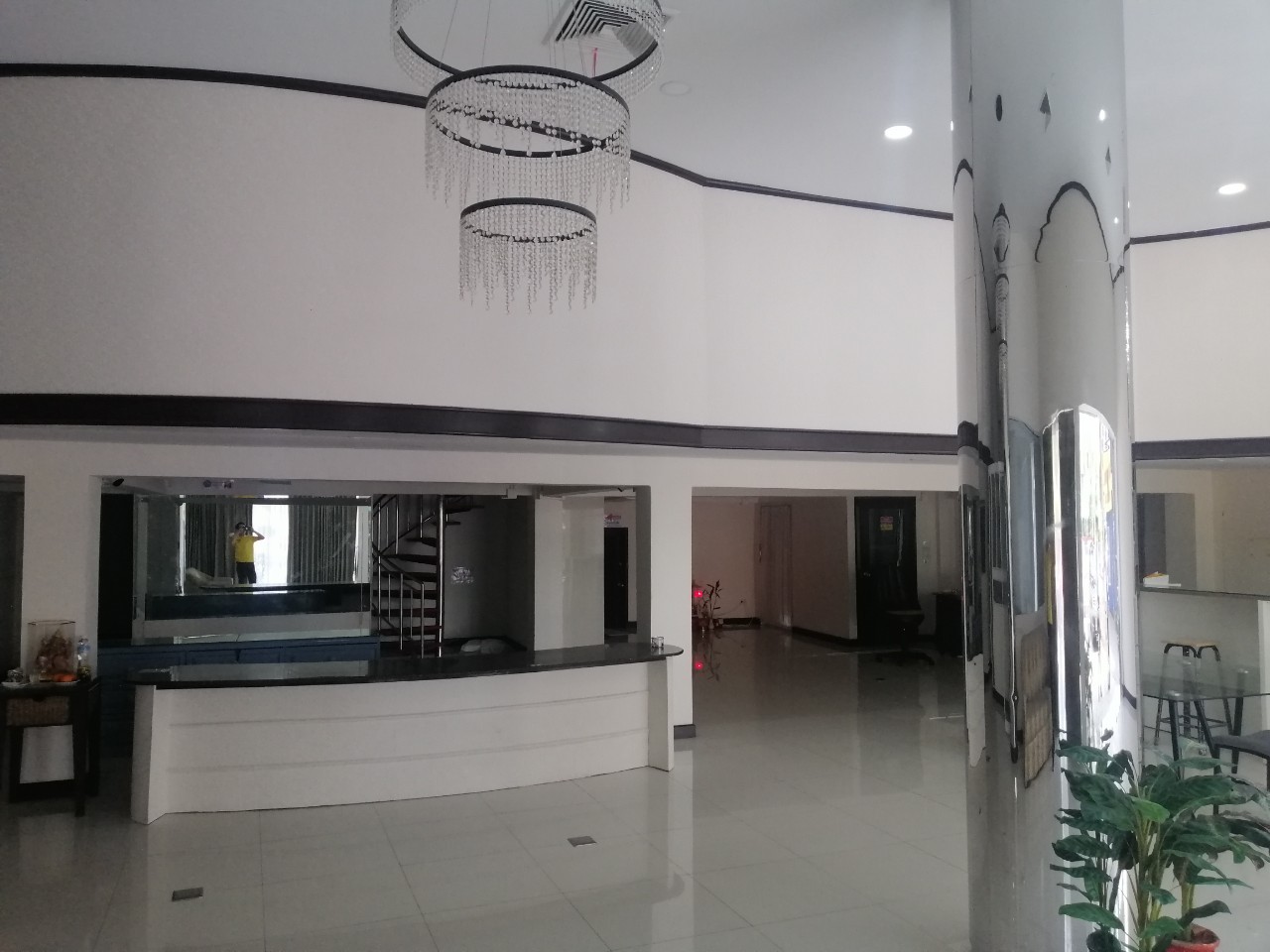 H1144 ให้เช่าอาคารพาณิชย์ 78 ตร.วา 5ชั้น ตกแต่งแล้ว อยู่ถนนบรมราชชนนี ตรงข้ามโลตัสปิ่นเกล้า ใกล้เซ็นทรัลปิ่นเกล้า เหมาะทำคลินิก สถานเสริมความงาม โชว์รูมสินค้า ออฟฟิศ มีที่จอดรถ 7-10คัน