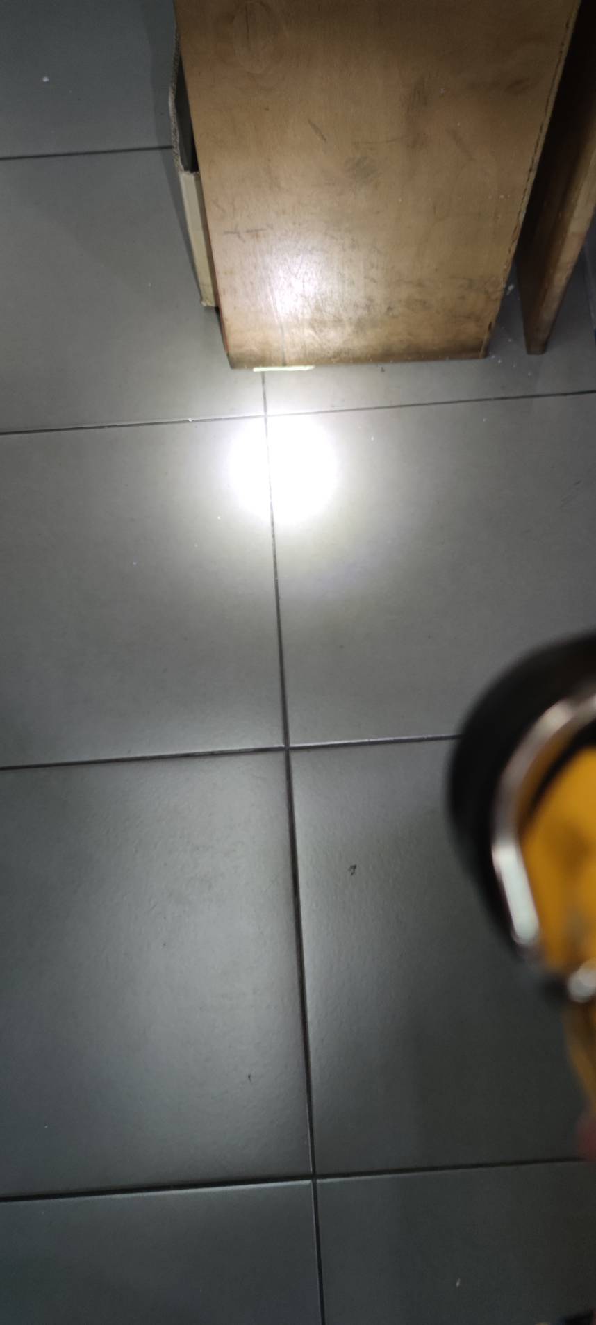 ไฟฉายLED 18-20V DCL040 DEWALT