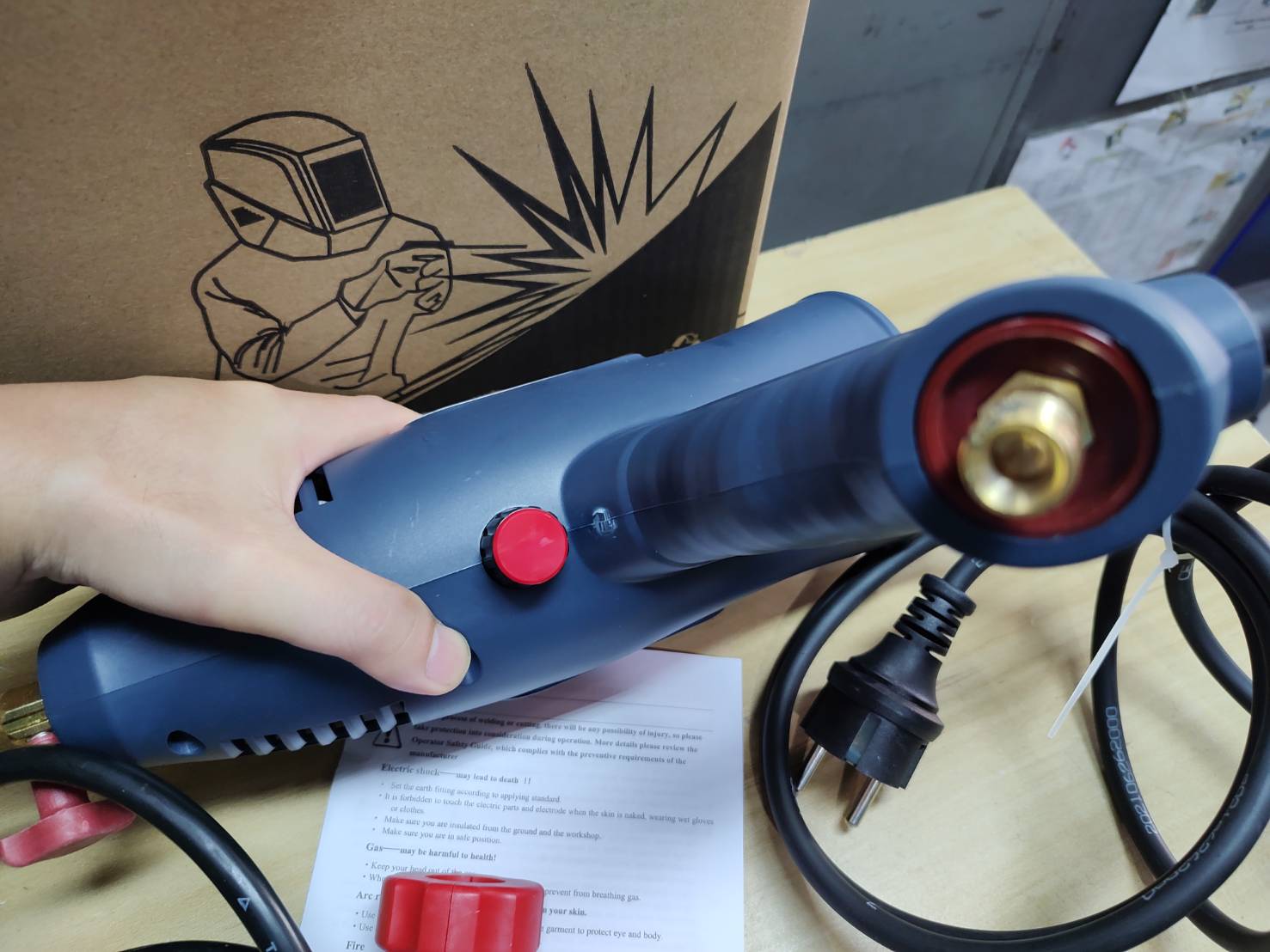 ปืนเชื่อมไฟฟ้า MMA-220 Ultra FORTON