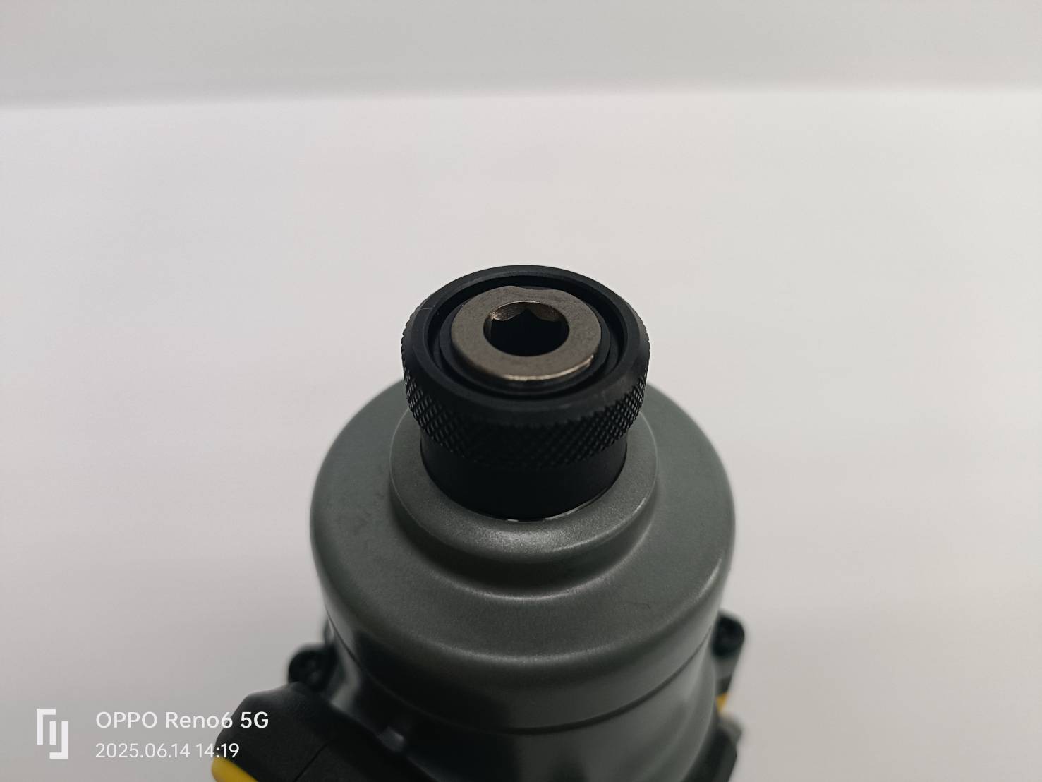 STANLEY ไขควงกระแทกไร้สายไร้แปรงถ่านV20 SBI830D1K-B1