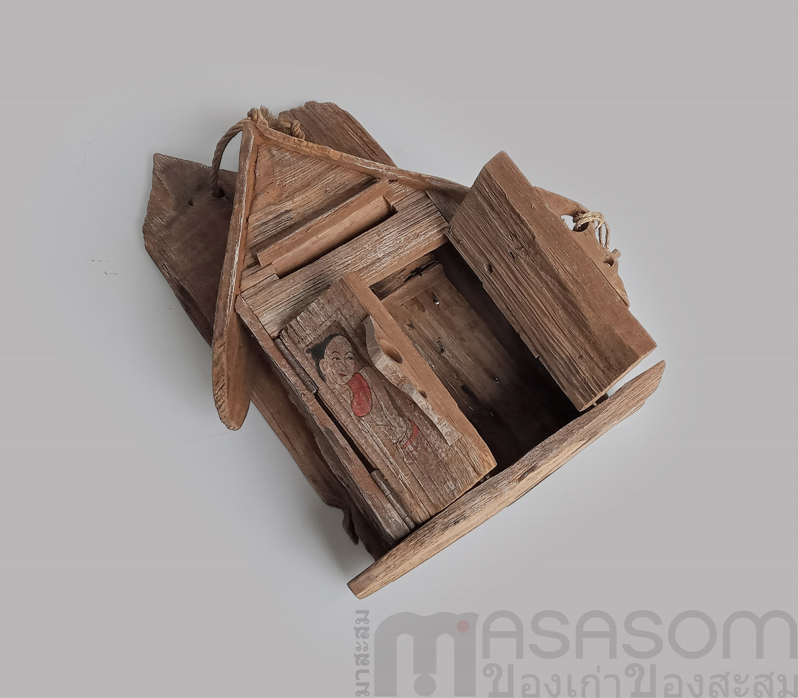 ตู้จดหมายไม้เก่า