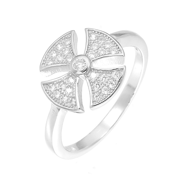 แหวนเพชรcz ประดับเพชร CZ แหวนรูปดอกไม้ทรงกลม 4 กลีบ ดีไซน์เก๋ ดูสวยหรูแต่ไม่เรียบจนเกินไป ใส่ได้เรื่อยๆ ออกงานก็ได้