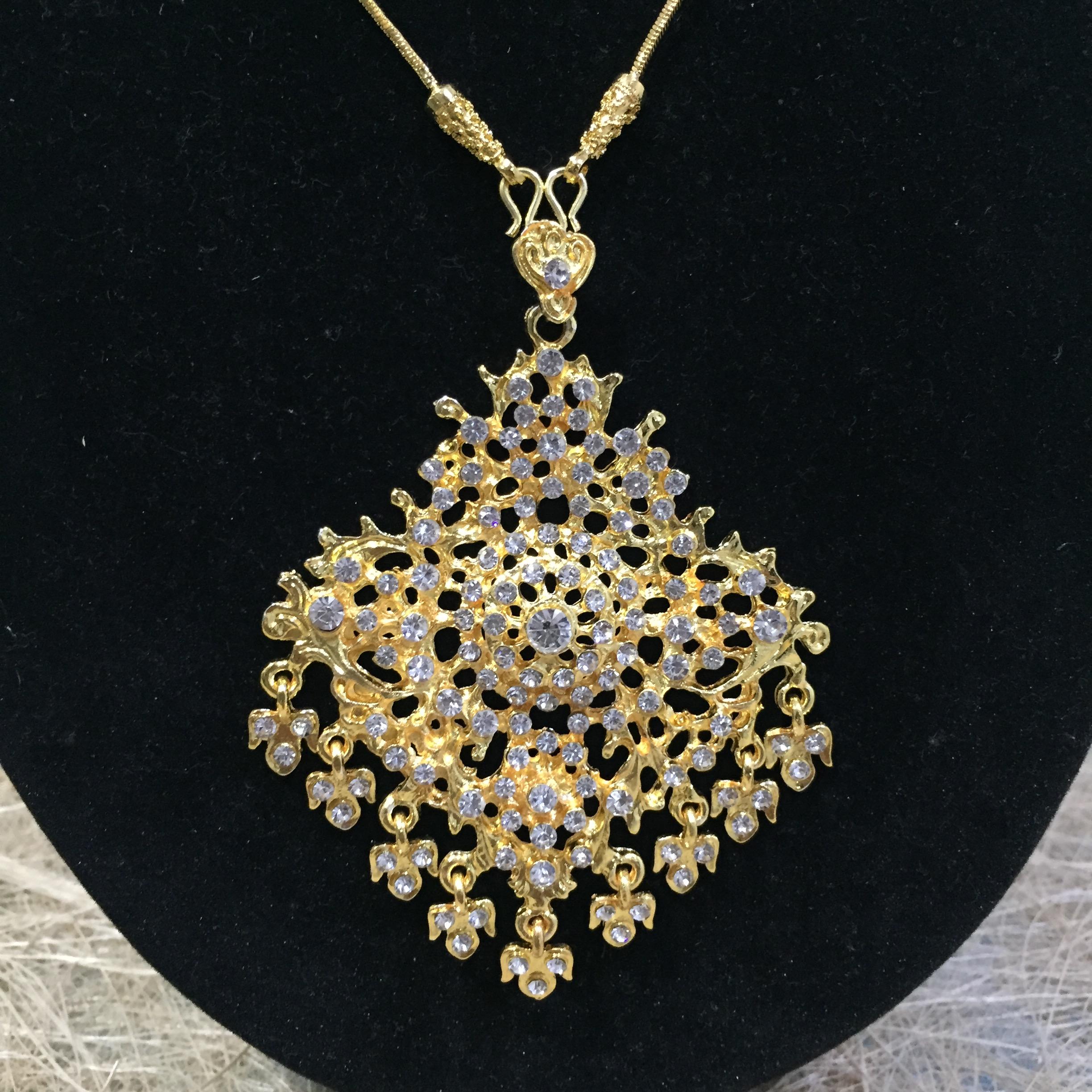 (พร้อมส่ง) เครื่องประดับไทยสร้อยคอ+ต่างหู 050