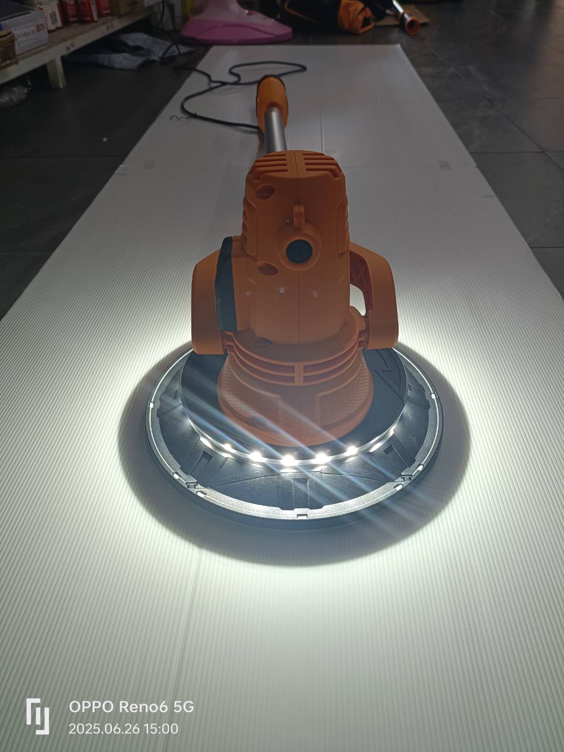 INGCO DWS105016 เครื่องขัดผนัง ด้ามยาว 1050W