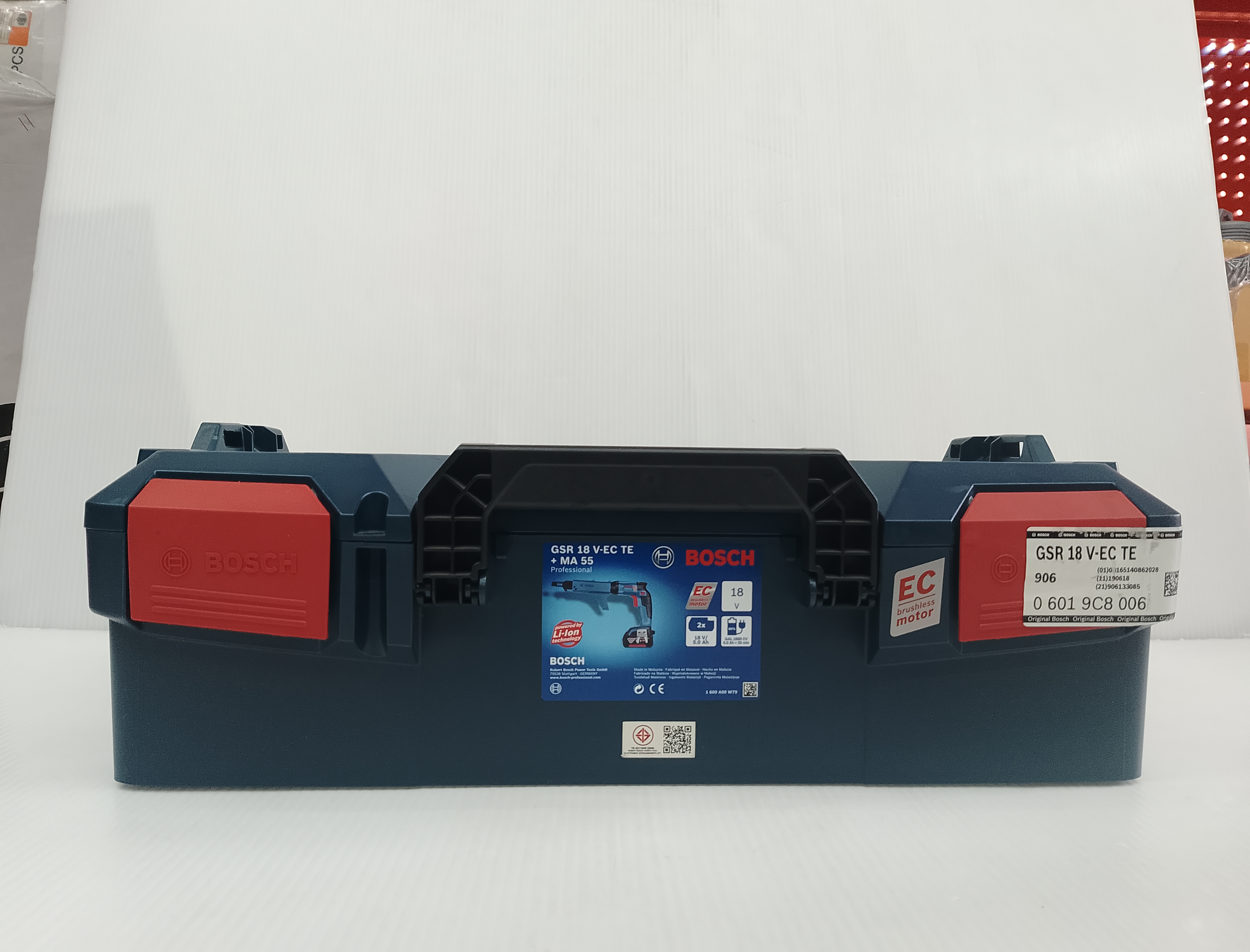 สว่านขันสกรูออโต้ไร้สาย พร้อมเเมกกาซีน GSR18V-EC TE+MA55 BOSCH