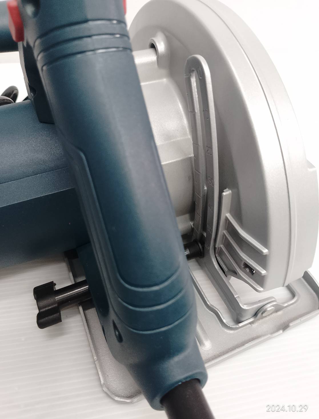 เลื่อยวงเดือน7" GKS140 BOSCH 06016B30K1