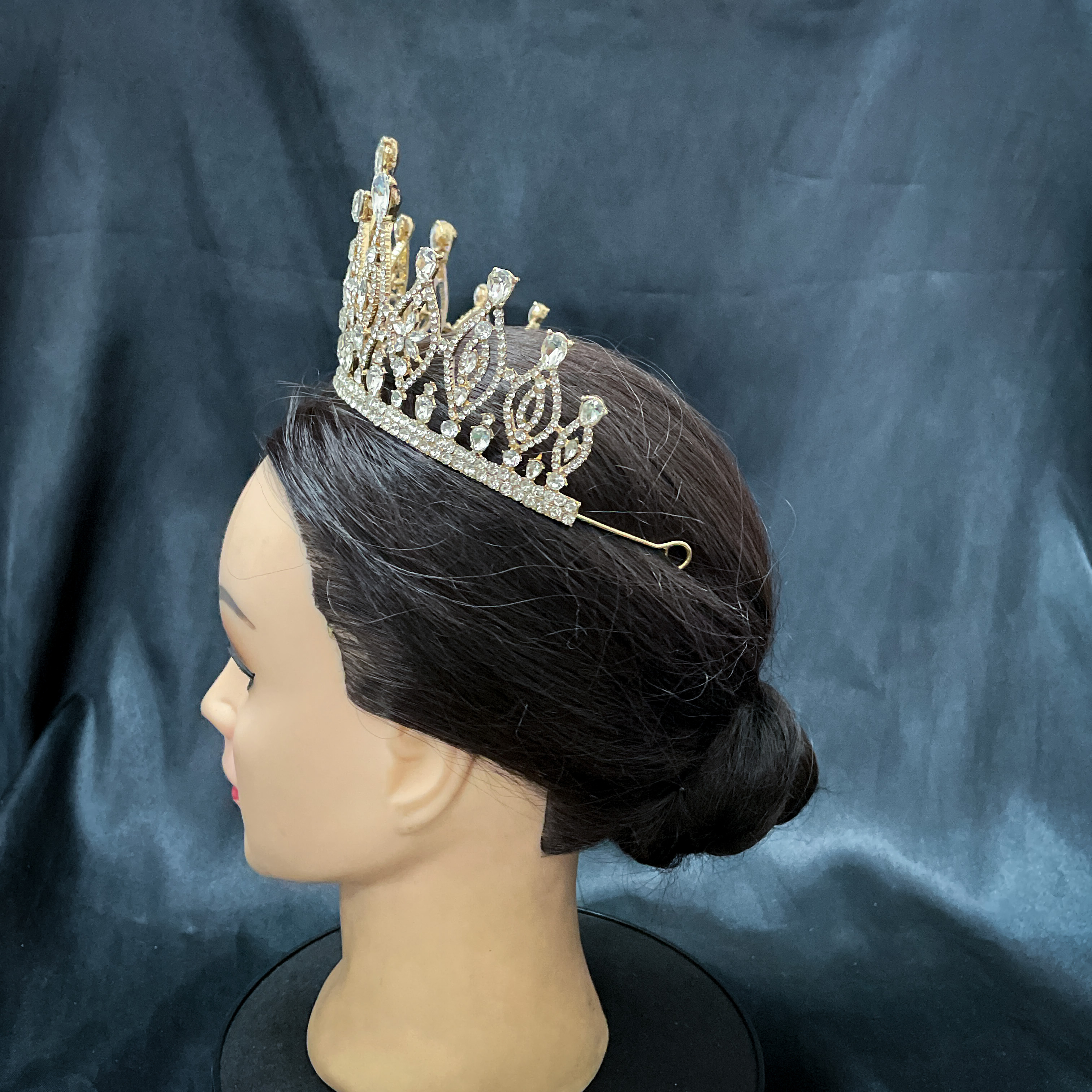 (พร้อมส่ง) เทียร่า 015 สีทอง มงกุฎนางงาม มงกุฎประกวด เทียร่าเจ้าสาว งานสวย ปราณีต QCเพชรทุกเม็ด สินค้าพร้อมส่งจากไทย