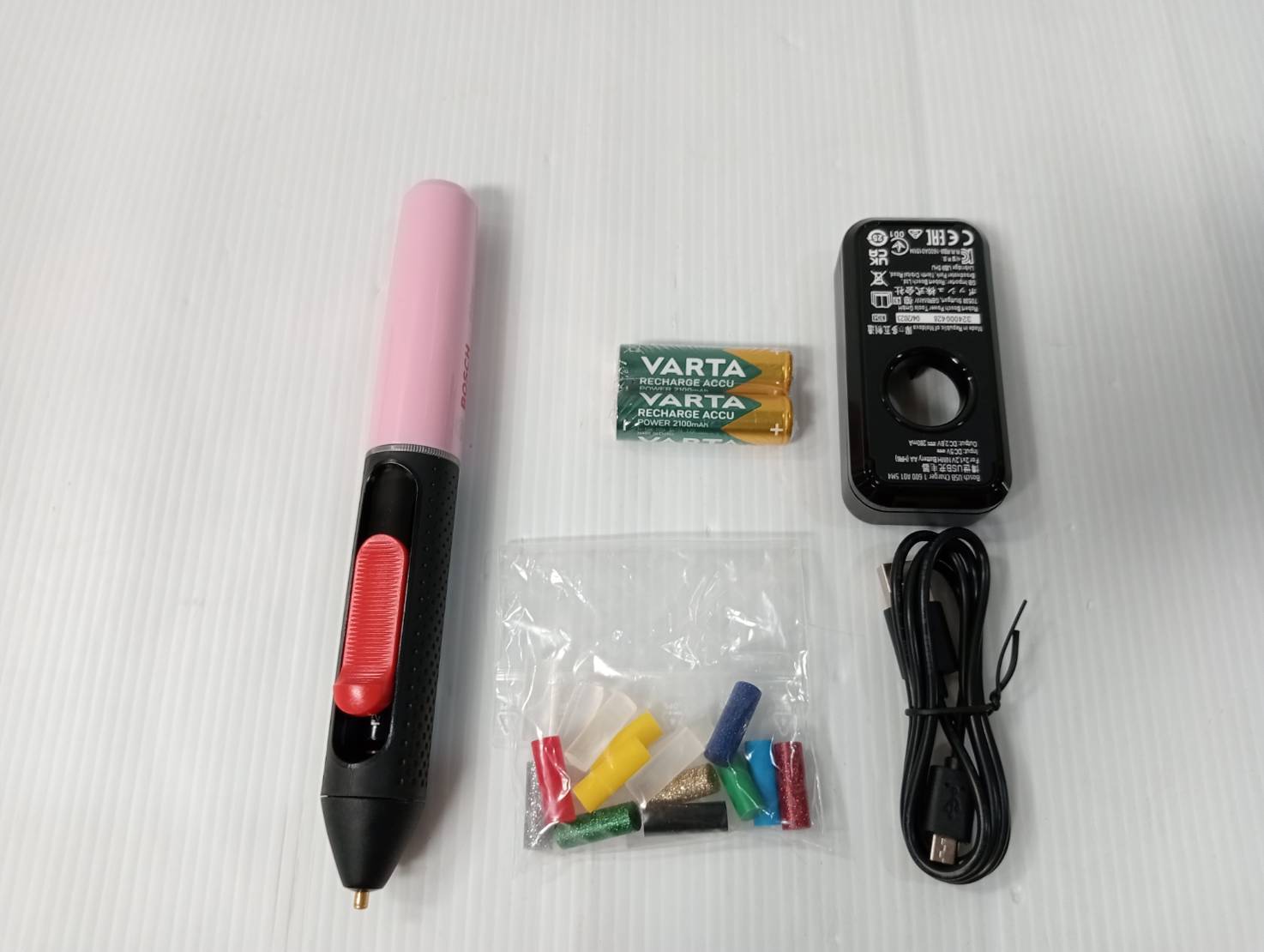 ปากกายิงกาวร้อนไร้สาย Gluey BOSCH สีชมพู Cupcake