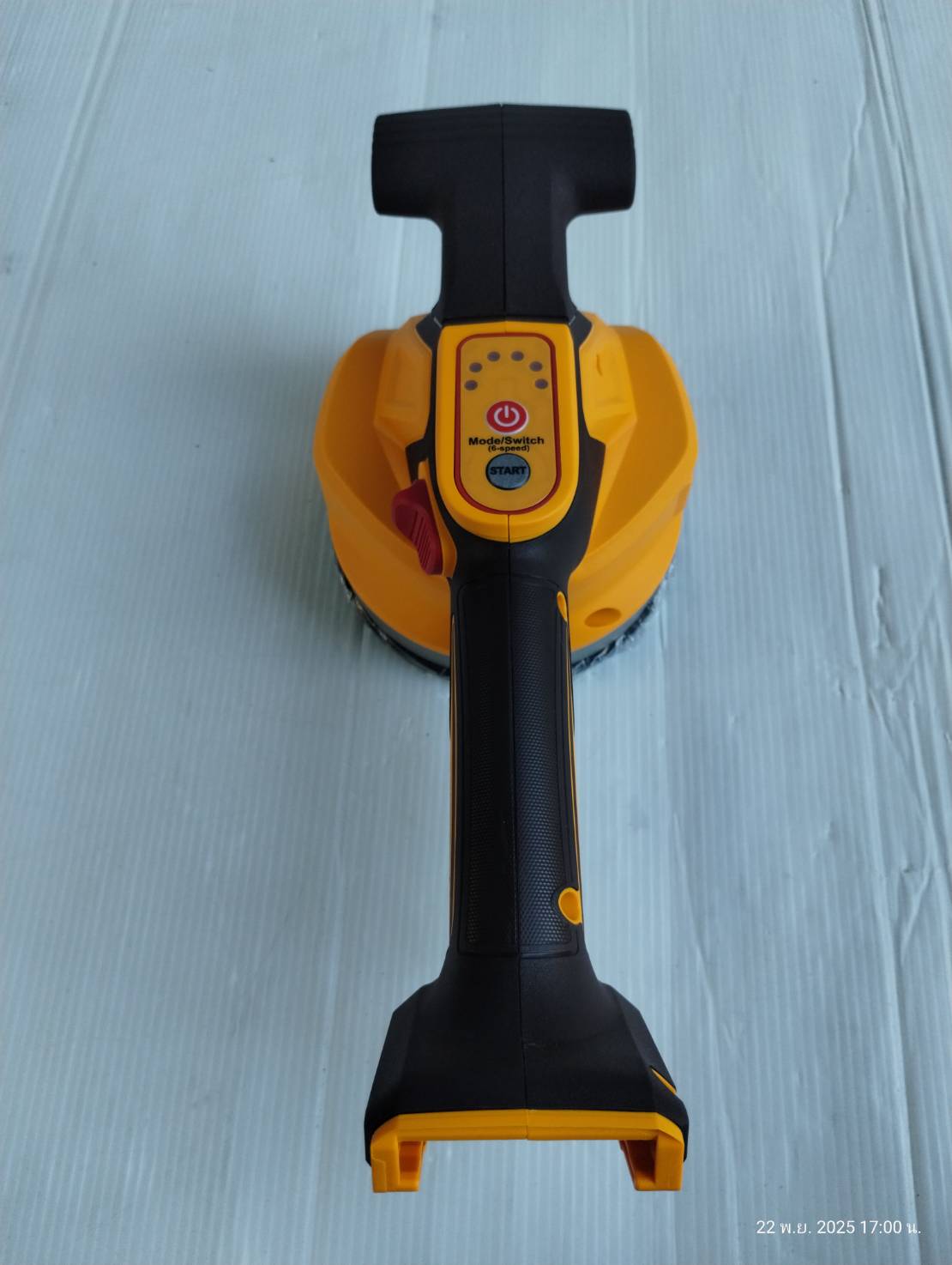 INGCO เครื่องดูดสั่นกระเบื้องไร้สาย รุ่น CTVLI2001