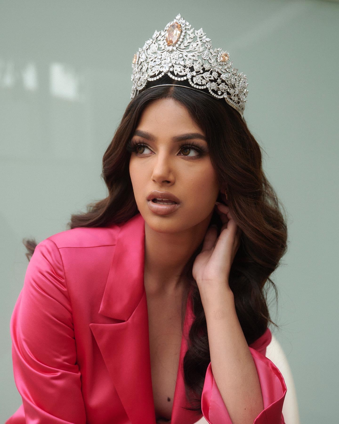 (พร้อมส่ง) เทียร่า 315 มงกุฎ Miss Universe 2019 ใหม่ล่าสุด ”Power of Unity“ จาก Mouawad มงกุฎนางงามจักรวาล ครึ่งวงกลม ประดับเพชร มงกุฎประกวด