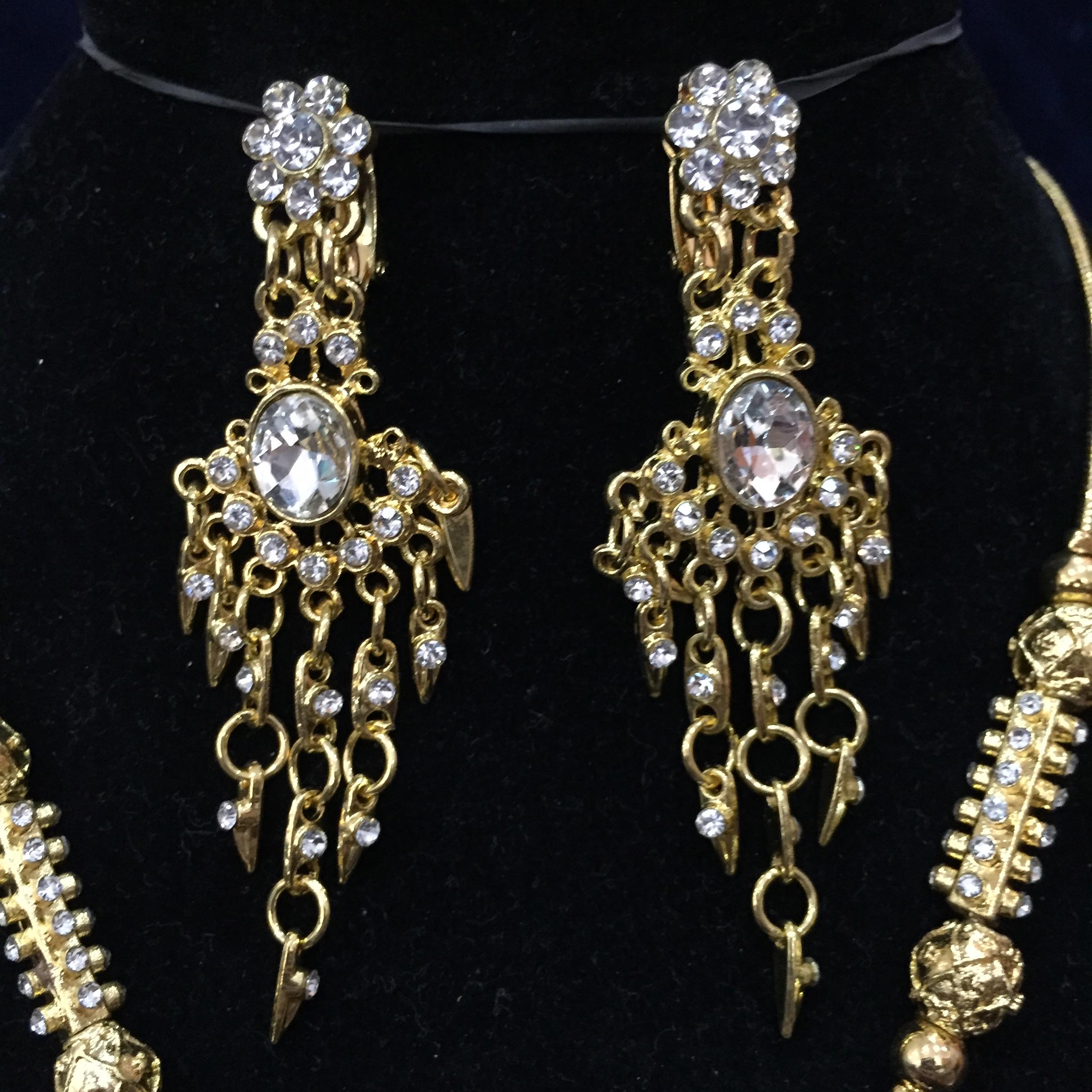 (พร้อมส่ง) เครื่องประดับไทยสร้อยคอ+ต่างหู 040