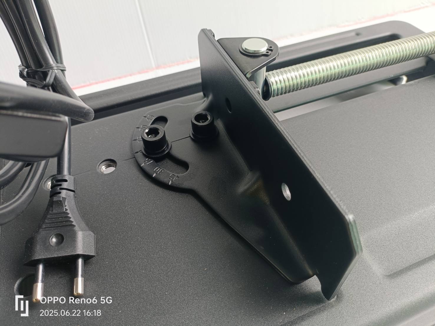 M2401B เครื่องตัดเหล็ก 14″ (355 มิล) 2,000 วัตต์ MAKITA (MT Series)