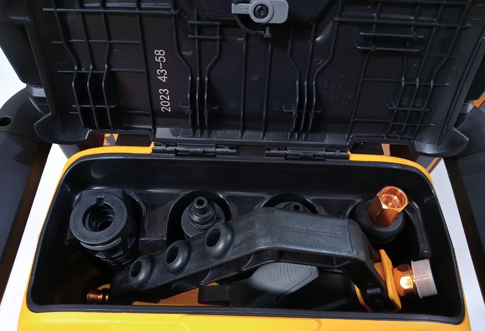 เครื่องฉีดน้ำ110Bar. 18V+18V DCMPW1600 DEWALT