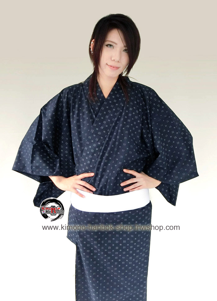 ชุดยูกาตะชายสีกรมลายสี่เหลี่ยม01