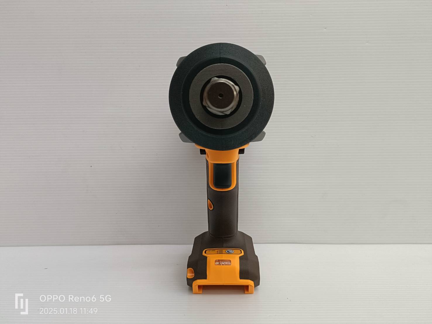 INGCO บล็อกไร้สาย3/4 1350Nm. รุ่น CIWLI20135 ครบชุด