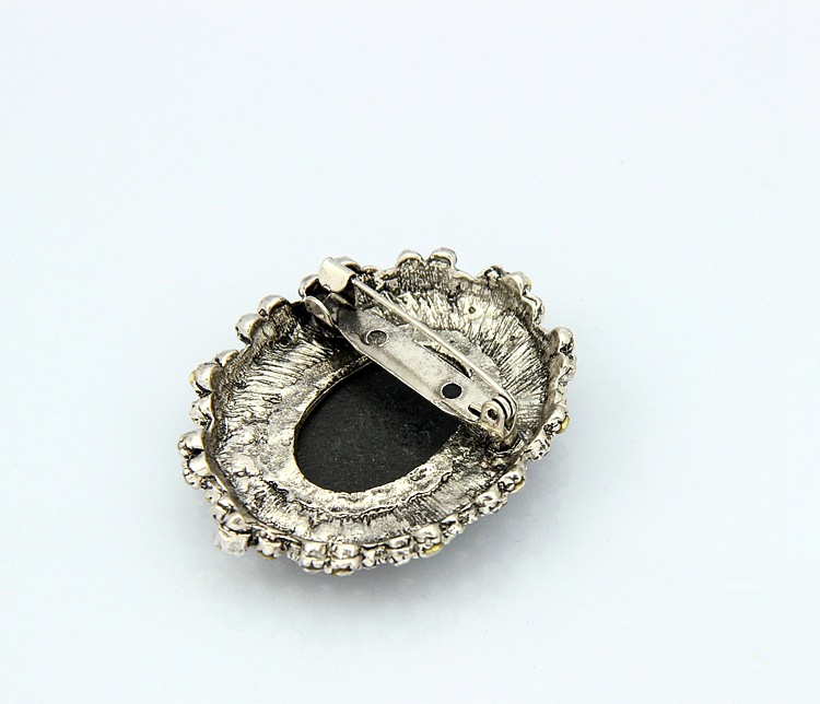 (พร้อมส่ง) เข็มกลัด 035