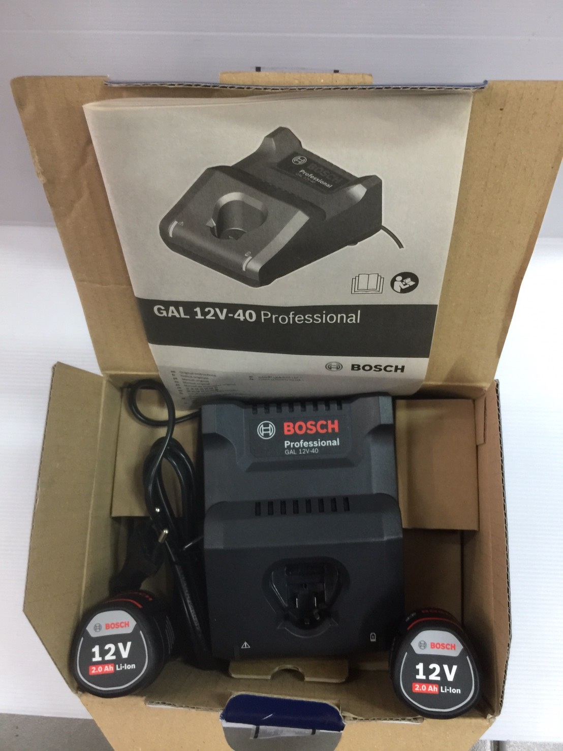 ชุด Starter Kit 12V / 2.0Ah BOSCH 1600A01B8W