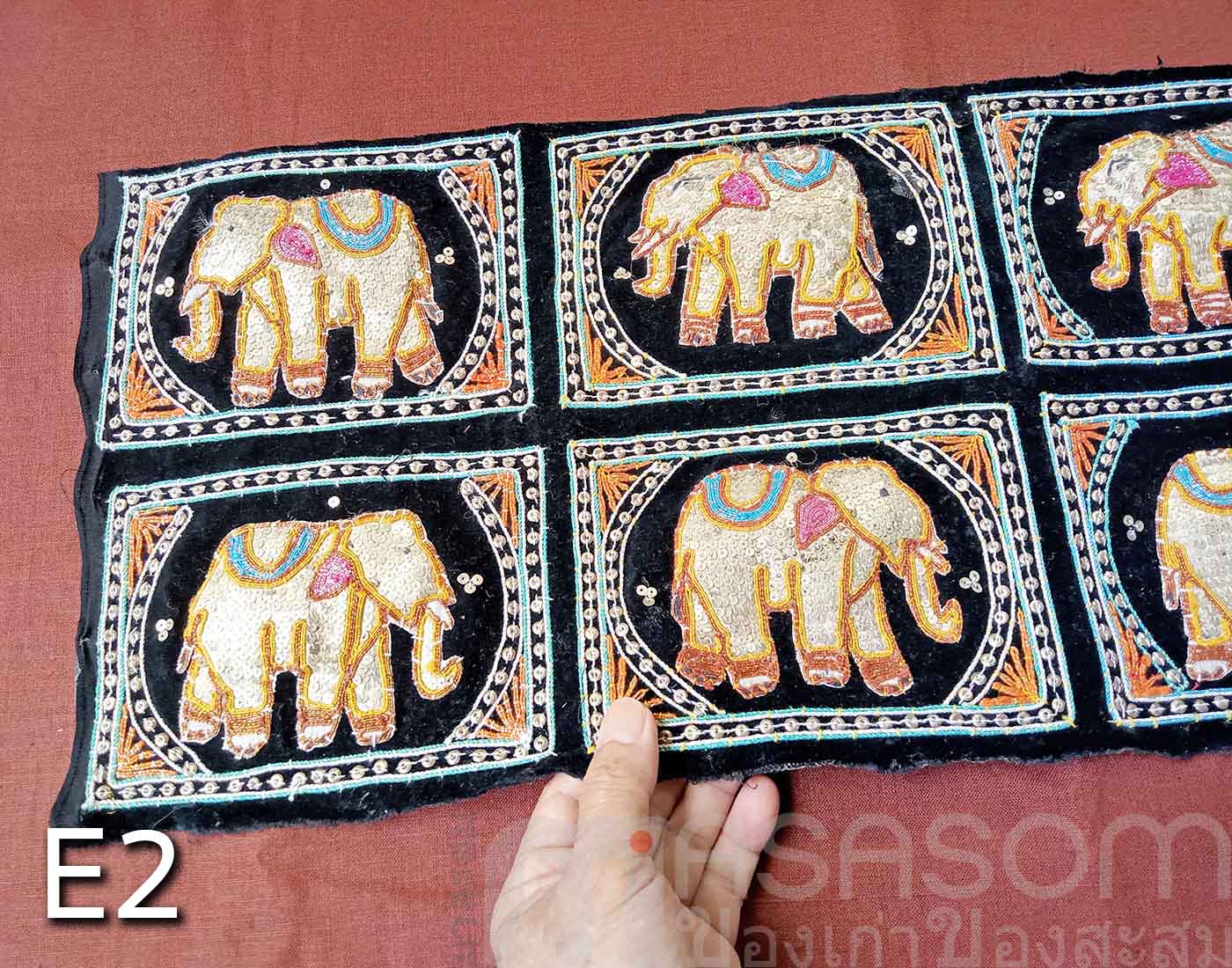 ผ้าปักรูปช้าง