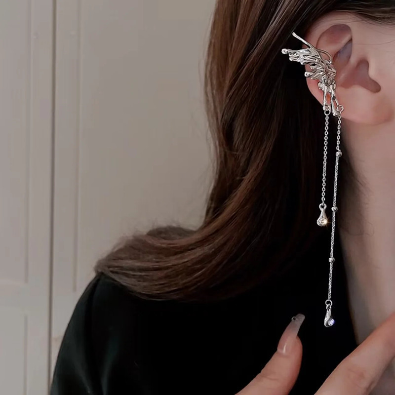 (พร้อมส่ง) EarCuff 007 Angel wings เมทัลลิคพู่ยาว ได้ทั้งคู่ ไม่ต้องเจาะหู ร้านคนไทย คุยง่าย ส่งเร็ว